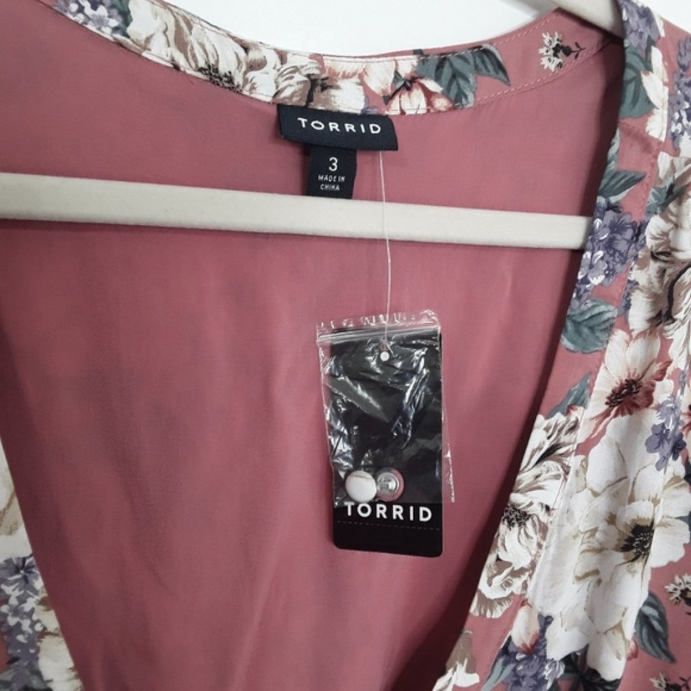 TORRID ROSE FLORAL CHALLIS BUTTON BABYDOLL TOP NWT sz 3 - Picture 5 of 9